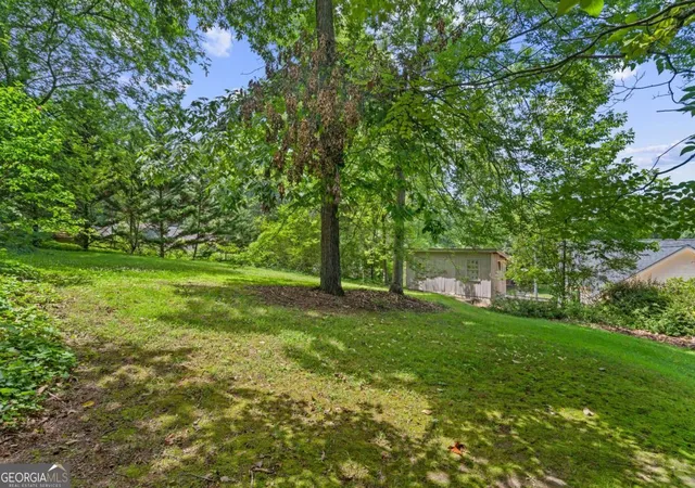 Photo 4 of Single family home for sale at 204 Sherwood Dr, Calhoun, GA 30701 | MLS# 10786262 | Listing updated on 2026-09-11