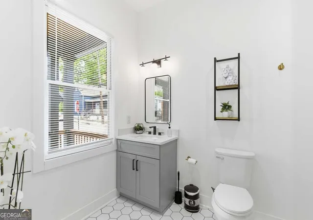Photo 4 of Single family home for sale at 701 Smith St SW, Atlanta, GA 30310 | MLS# 10758096 | Listing updated on 2026-05-19