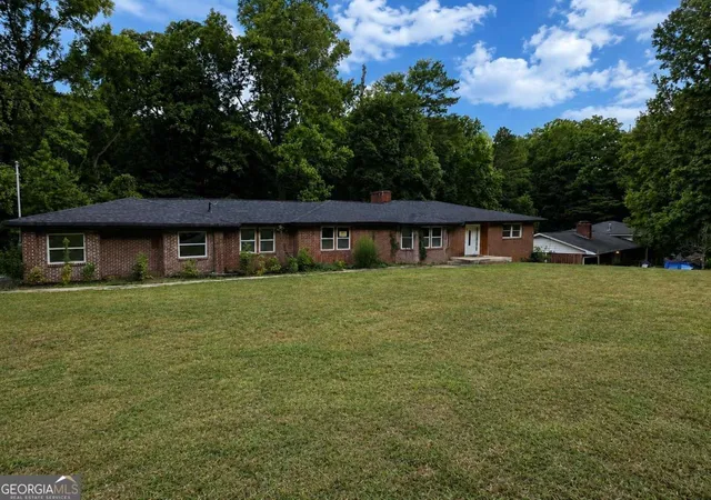 Photo 21 of Sale Pending at 3042 Peek Rd Nw, Atlanta, GA 30318 | MLS# 10822433 | Listing updated on 2026-08-31