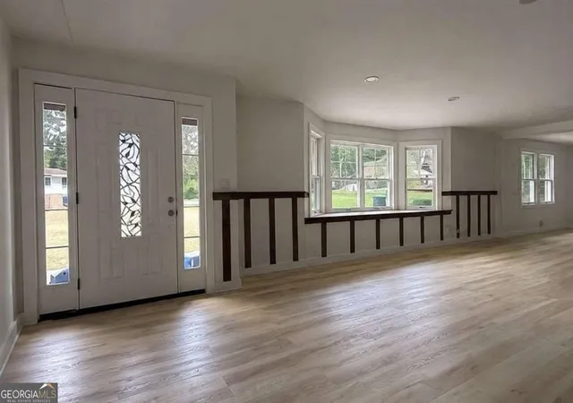 Photo 3 of Sale Pending at 3042 Peek Rd Nw, Atlanta, GA 30318 | MLS# 10822433 | Listing updated on 2026-10-02