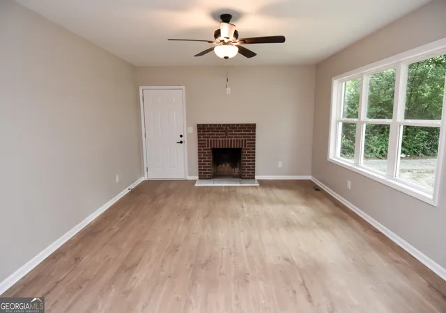 Photo 3 of Single family home for sale at 403 Atlanta St, Barnesville, GA 30204 | MLS# 10819151 | Listing updated on 2026-09-08