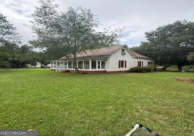 Photo 2 of Single family home for sale at 15 Clem Lowell Rd, Carrollton, GA 30116 | MLS# 10808786 | Listing updated on 2026-10-07