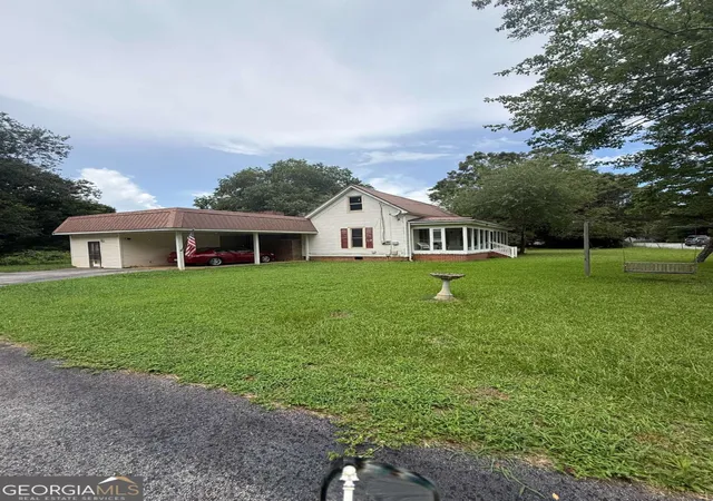 Photo 3 of Single family home for sale at 15 Clem Lowell Rd, Carrollton, GA 30116 | MLS# 10808786 | Listing updated on 2026-10-07