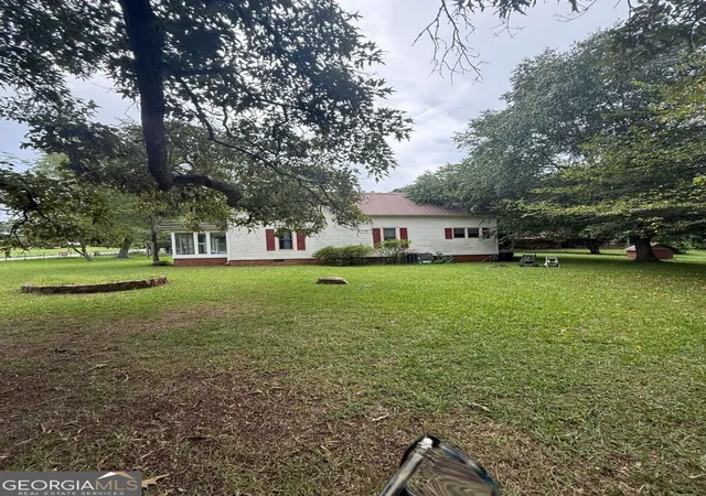 Photo 3 of Single family home for sale at 15 Clem Lowell Rd, Carrollton, GA 30116 | MLS# 10808786 | Listing updated on 2026-10-07