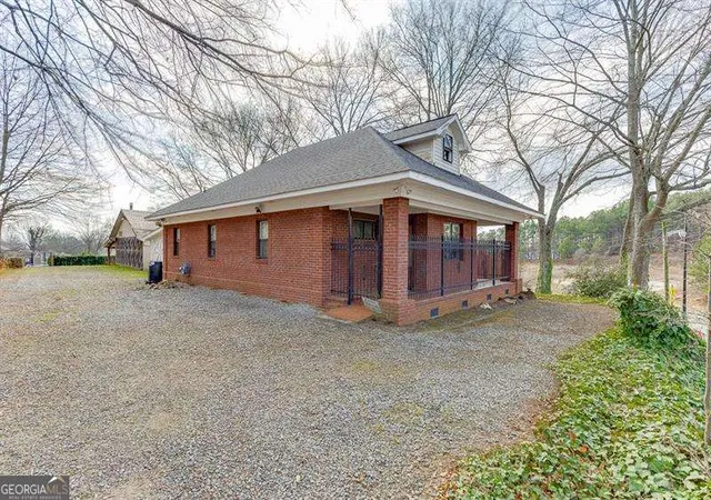 3rd image of 294 Watson St, Buford, GA 30518 | MLS# 10667303