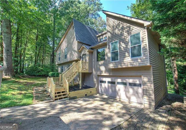 Photo 2 of Single family home for sale at 1032 Summer Pl Nw, Acworth, GA 30102 | MLS# 10827397 | Listing updated on 2026-09-05