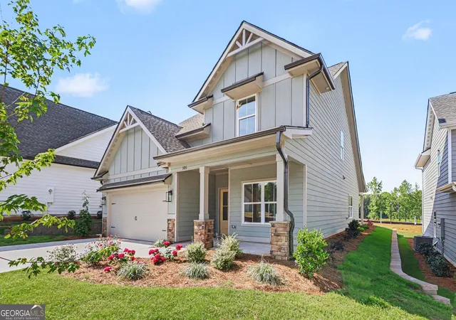 Photo 3 of Single family home for sale at 105 Red Oak Ct, Carrollton, GA 30116 | MLS# 10641410 | Listing updated on 2026-08-28