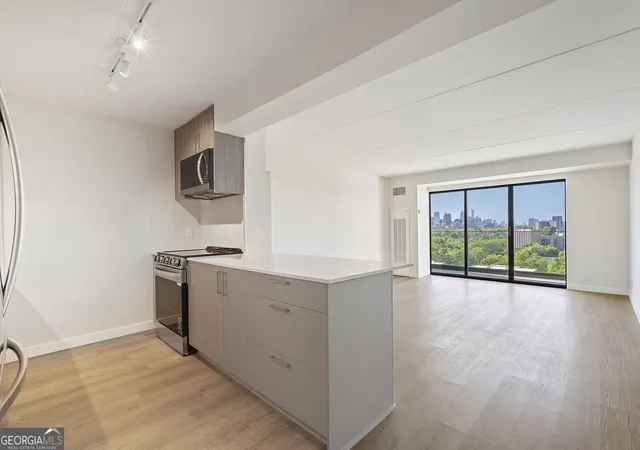 Photo 2 of Sale Pending at 2460 Peachtree Rd Ne #904, Atlanta, GA 30305 | MLS# 10803551 | Listing updated on 2026-08-02