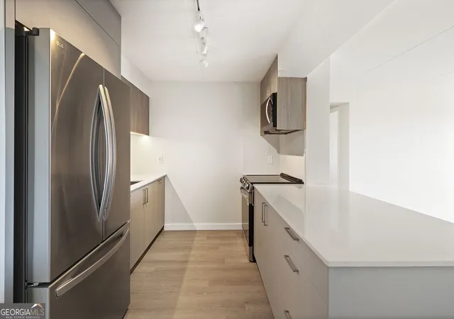 Photo 3 of Sale Pending at 2460 Peachtree Rd NE #904, Atlanta, GA 30305 | MLS# 10803551 | Listing updated on 2026-08-02
