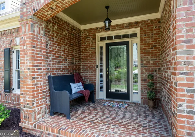 Photo 2 of Single family home for sale at 333 Golf Crest Dr, Acworth, GA 30101 | MLS# 10832100 | Listing updated on 2026-10-10