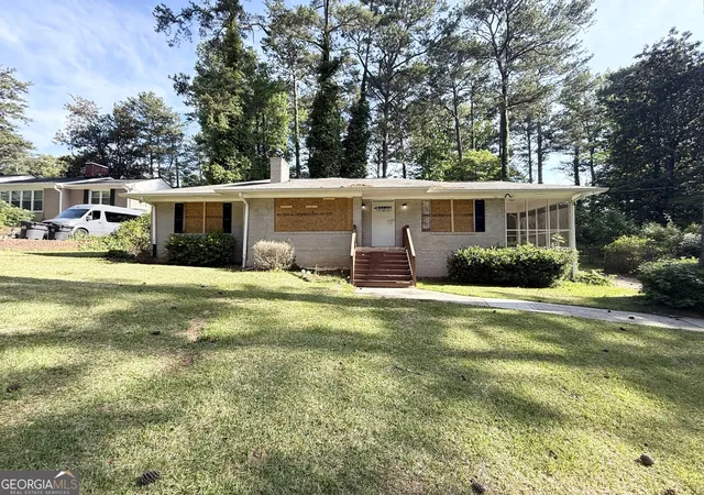 2nd image of 2541 Headland Dr, Atlanta, GA 30344 | MLS# 10829232