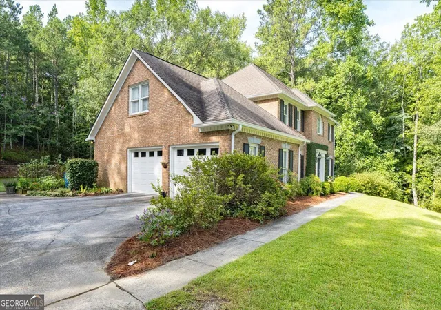 Photo 2 of Sale Pending at 104 Monticlair Ct, Macon, GA 31210 | MLS# 10823598 | Listing updated on 2026-09-15
