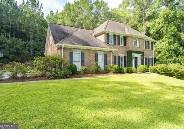 Photo 3 of Sale Pending at 104 Monticlair Ct, Macon, GA 31210 | MLS# 10823598 | Listing updated on 2026-09-15
