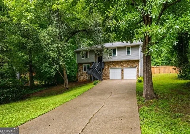 Photo 2 of Single family home for sale at 1172 Ridgeside Dr Nw, Acworth, GA 30102 | MLS# 10783311 | Listing updated on 2026-09-12