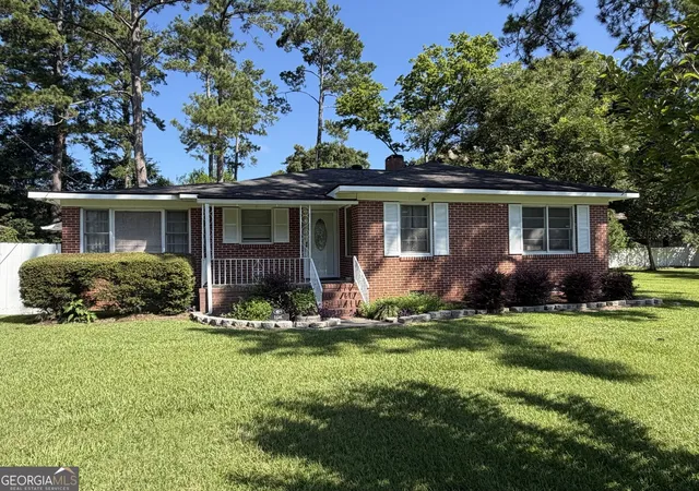 1st image of 108 W Peter St, Cochran, GA 31014 | MLS# 10808679
