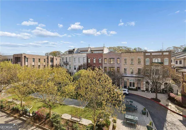 Listing Photo 1 - Condo for sale in building located at 933 Garrett St SE, Atlanta, GA 30316 - Unit #201