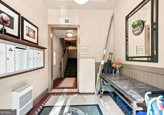 Listing Photo 4 - Condo for sale in building located at 933 Garrett St SE, Atlanta, GA 30316 - Unit #201