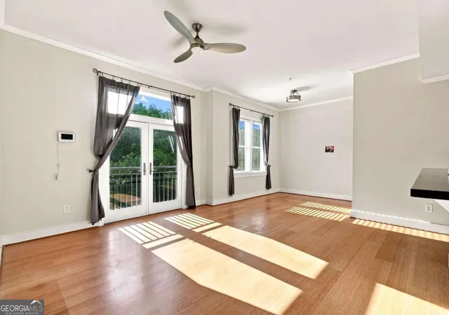 Listing Photo 5 - Condo for sale in building located at 933 Garrett St SE, Atlanta, GA 30316 - Unit #201