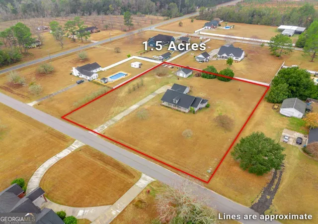 Homes for sale in Waycross, GA | 5625 Wooddell Dr, Waycross, GA 31503 | MLS# 10786015