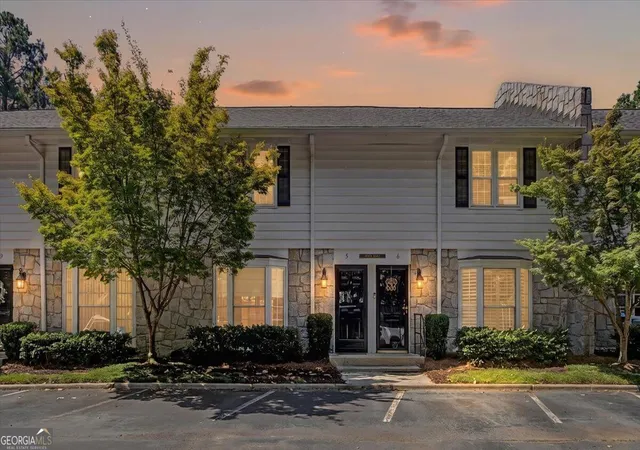 Photo 1 of Townhouse for sale at 136 Peachtree Memorial Dr Nw #RI 5, Atlanta, GA 30309 | MLS# 10834108 | Listing updated on 2026-09-10