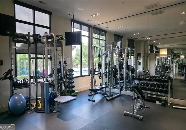 Listing Photo 2 - Condo for sale in building located at 2255 Peachtree Rd Ne, Atlanta, GA 30309 - Unit #521