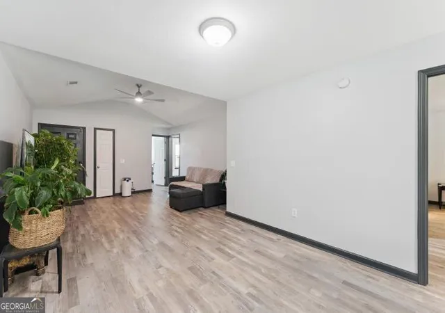 Photo 4 of Single family home for sale at 28 Twin Oaks Pl, Savannah, GA 31407 | MLS# 10774027 | Listing updated on 2026-08-02