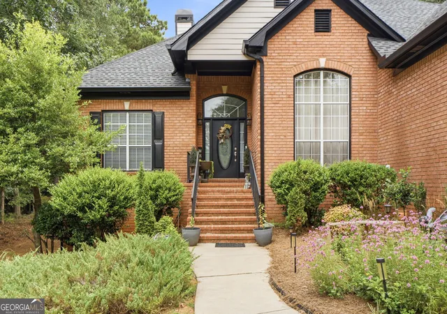Photo 4 of Sale Pending at 1632 Woodridge Bnd, Mcdonough, GA 30252 | MLS# 10810913 | Listing updated on 2026-09-04