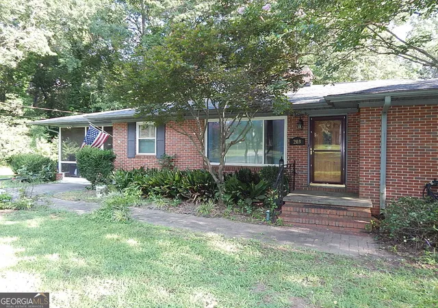 2nd image of 203 Spring St, Warner Robins, GA 31088 | MLS# 10794438