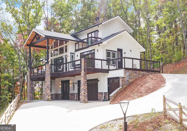 Single family home for sale at 333 Favor Ln, Rabun Gap, GA 30568 | MLS# 10784830