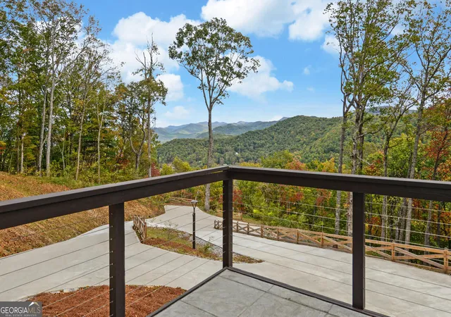 Photo 3 of Single family home for sale at 333 Favor Ln, Rabun Gap, GA 30568 | MLS# 10784830 | Listing updated on 2026-09-17