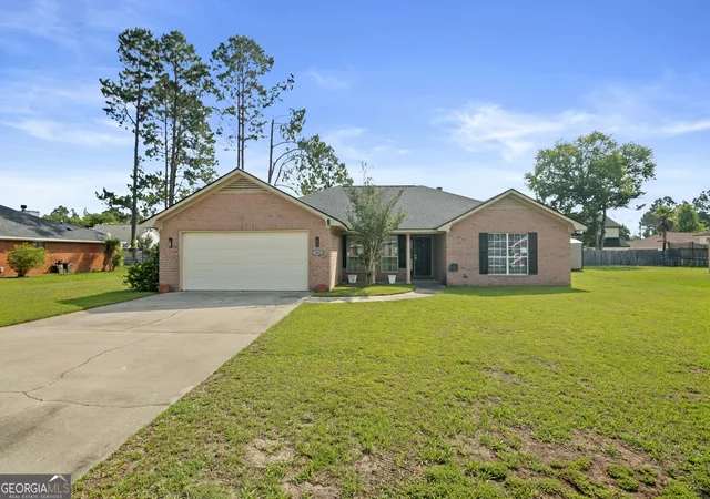 Photo 4 of Single family home for sale at 1805 Blair Ct, Hinesville, GA 31313 | MLS# 10777508 | Listing updated on 2026-10-10