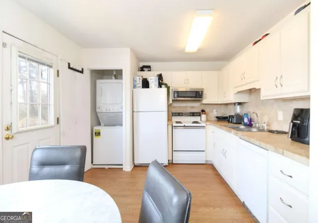 Photo 4 of Condo for sale at 2165 Milledge Ave #E7, Athens, GA 30605 | MLS# 10723079 | Listing updated on 2026-06-27