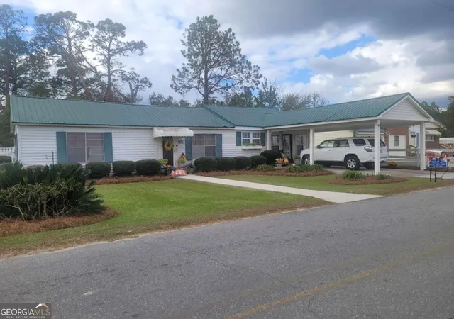 1st image of 30 S Mccrorie St, Baxley, GA 31513 | MLS# 10793695