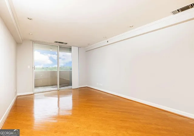 4th image of 1501 Clairmont Rd #1525, Decatur, GA 30033 | MLS# 10731090