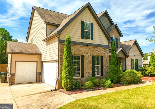 Photo 2 of Single family home for sale at 205 Vandalay Wy, Locust Grove, GA 30248 | MLS# 10832764 | Listing updated on 2026-09-08