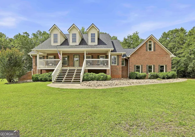 Homes for sale in Tyrone, GA | 222 Lincoln Rd, Tyrone, GA 30290 | MLS# 10771320