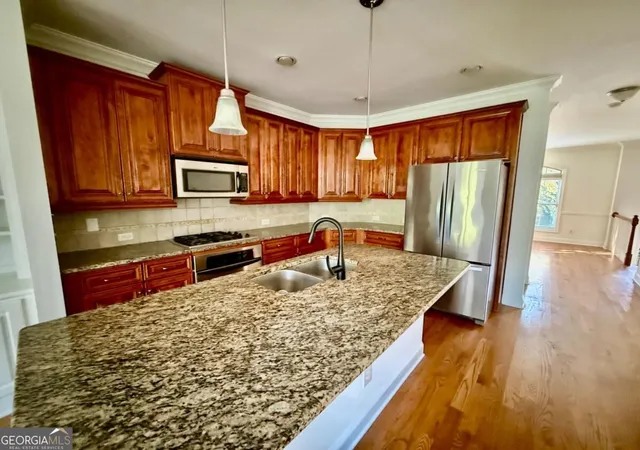 Photo 4 of Townhouse for sale at 7670 Willoughby Ct, Alpharetta, GA 30005 | MLS# 10830406 | Listing updated on 2026-09-04
