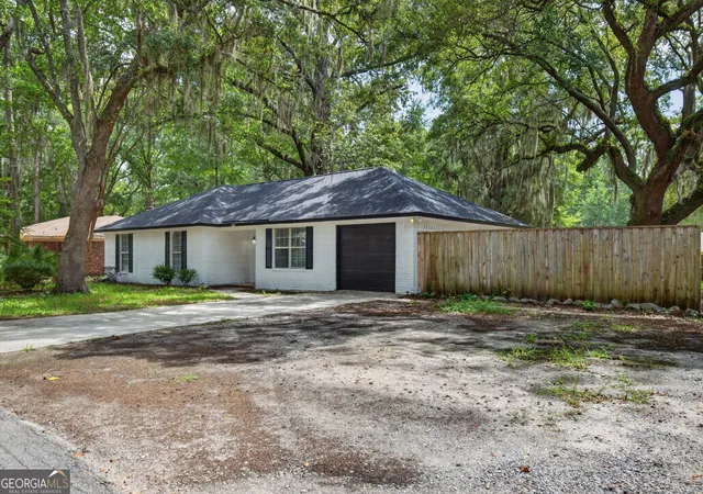 Photo 1 of Sale Pending at 822 Lakeview Ct, Hinesville, GA 31313 | MLS# 10808522 | Listing updated on 2026-10-24