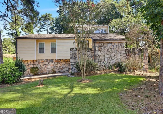 Photo 1 of Single family home for sale at 915 Strawberry Ct, Ellenwood, GA 30294 | MLS# 10832935 | Listing updated on 2026-09-30