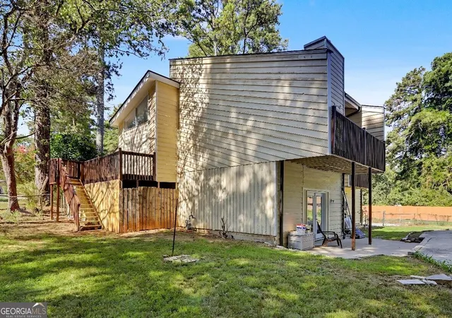 Photo 3 of Single family home for sale at 915 Strawberry Ct, Ellenwood, GA 30294 | MLS# 10832935 | Listing updated on 2026-09-30