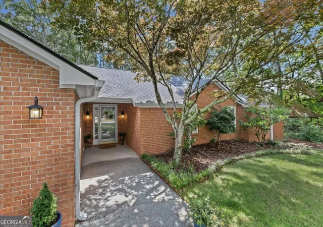 Photo 2 of Sale Pending at 2665 Shadow Pine Dr, Roswell, GA 30076 | MLS# 10792371 | Listing updated on 2026-09-23