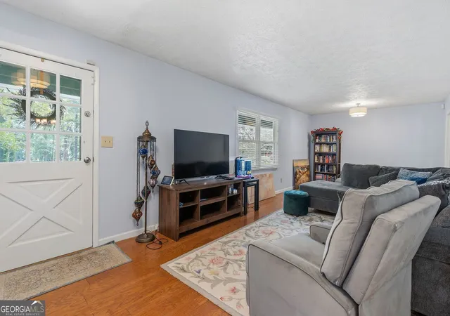 Photo 4 of Single family home for sale at 2064 Leatherleaf Ct Sw, Marietta, GA 30008 | MLS# 10830248 | Listing updated on 2026-09-19