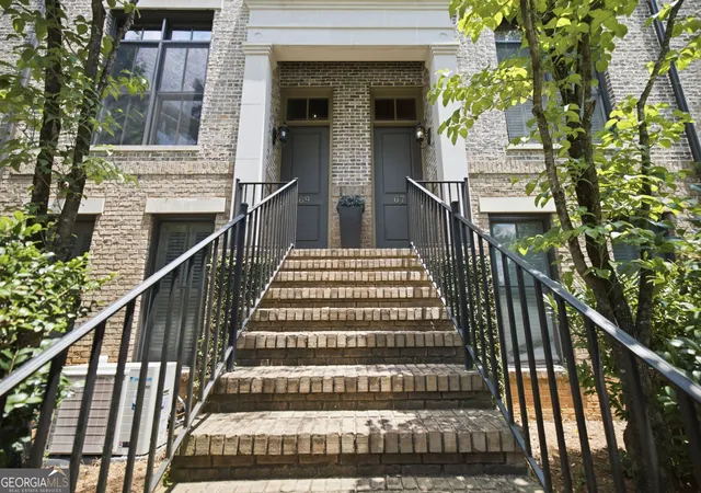 Townhouse for sale at 69 Honour Ave Nw, Atlanta, GA 30305 | MLS# 10802003