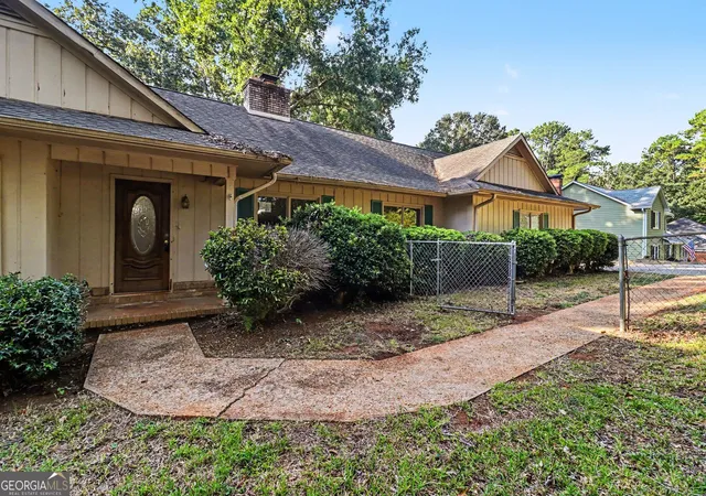 Photo 2 of Sale Pending at 981 Cameron Mill Rd, Lagrange, GA 30240 | MLS# 10835505 | Listing updated on 2026-09-10