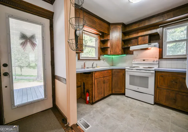 Photo 3 of Single family home for sale at 140 October Woods Dr, Athens, GA 30601 | MLS# 10825212 | Listing updated on 2026-08-28