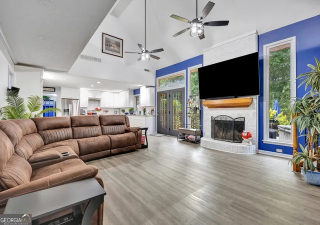 3rd image of 205 High Point Forest Dr, Covington, GA 30016 | MLS# 10782797