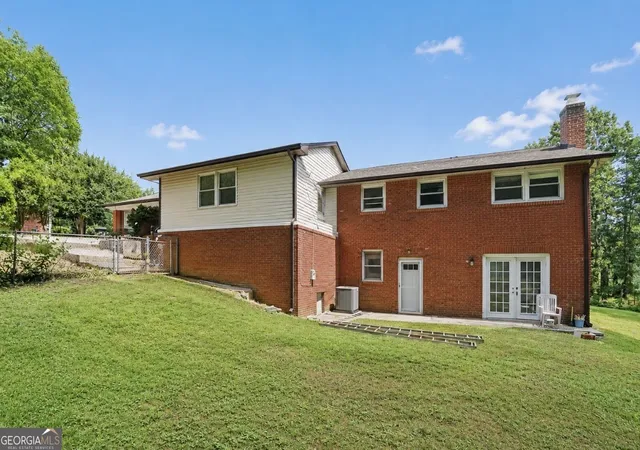 Homes for sale in Fairburn, GA | 14 N Poplar St, Fairburn, GA 30213 | MLS# 10768951
