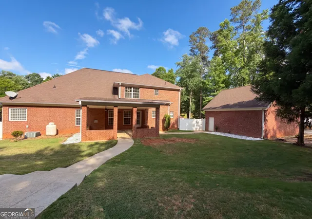 Photo 4 of Single family home for sale at 207 Cagle Ct, Mcdonough, GA 30252 | MLS# 10761187 | Listing updated on 2026-09-19