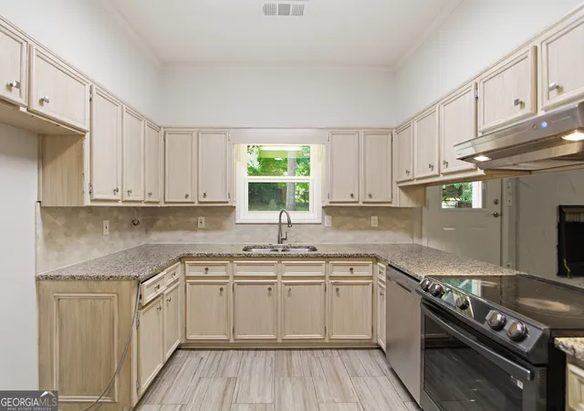 Photo 2 of Single family home for sale at 721 Belmont Rdg, Lawrenceville, GA 30043 | MLS# 10782373 | Listing updated on 2026-10-08