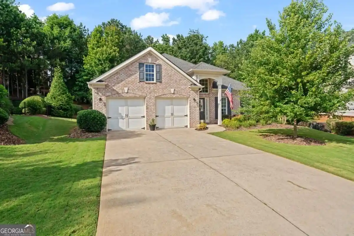 Photo 1 of Single family home for sale at 5623 Lancashire Ln, Cumming, GA 30041 | MLS# 10855451 | Listing updated on 2026-10-16